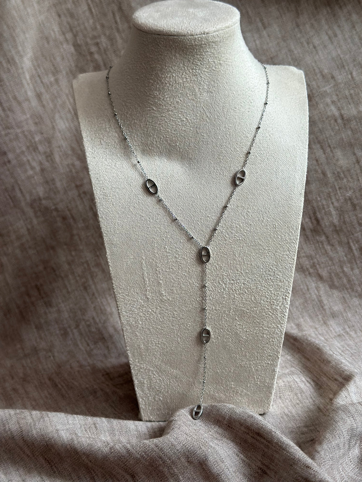 Collier Y